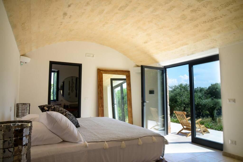 Trullo And Lamia Cinera Cisternino Exterior foto