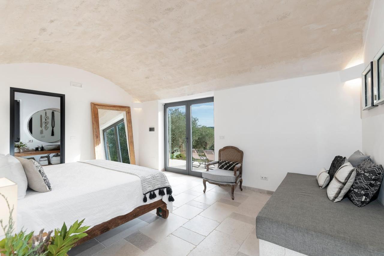 Trullo And Lamia Cinera Cisternino Exterior foto